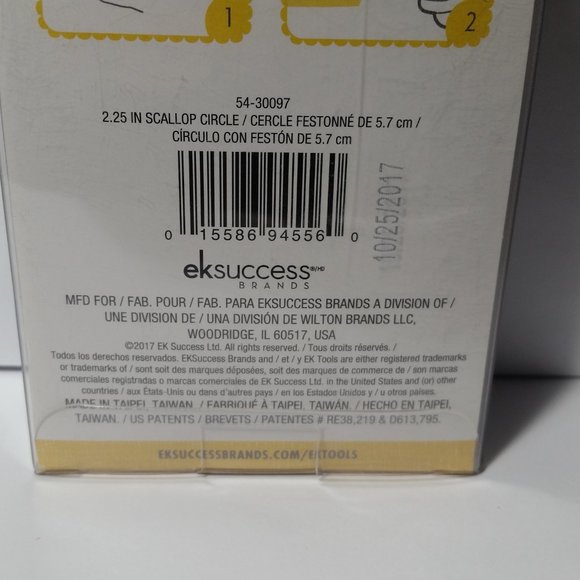 ek Tools Craft Punch Scalloped Edge Circle 2 1/4" - Picture 8 of 9